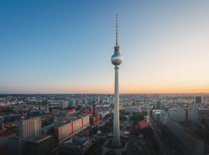 Wie hoch ist der Fernsehturm in Berlin: Fakten und Zahlen